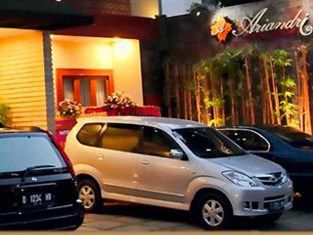 Ariandri Boutique Guesthouse Бандунг Экстерьер фото